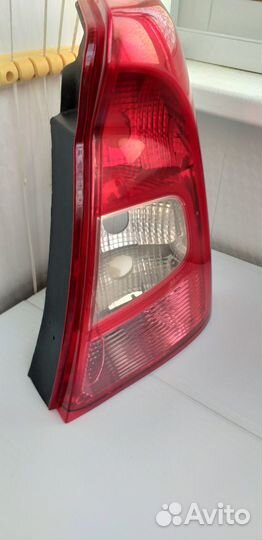Фонарь задний правый.рено логан