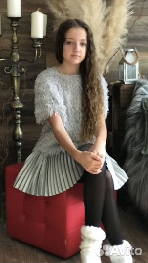 Кофта на девочку 134 140