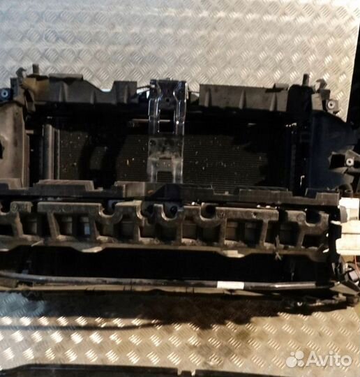 Кассета Радиаторов телевизор Touareg 3 CR7 3.0 D