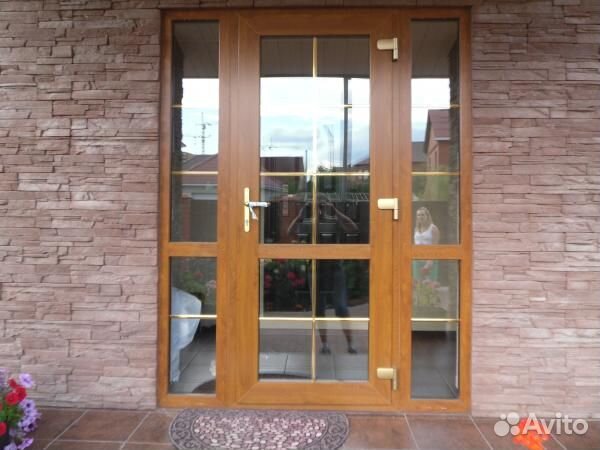 Дверь входная пластик