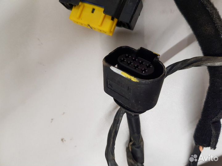 Электропроводка двери задней правой (Kia Quoris)