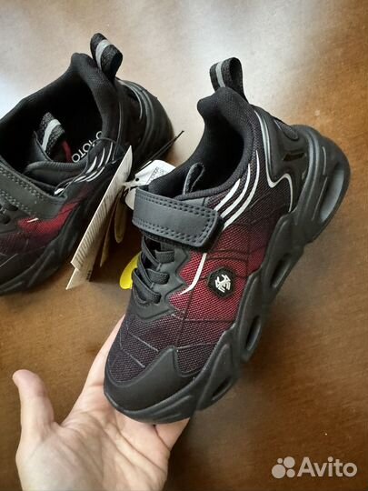 Кроссовки новые детские