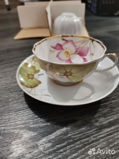Фарфоровый чайный сервиз