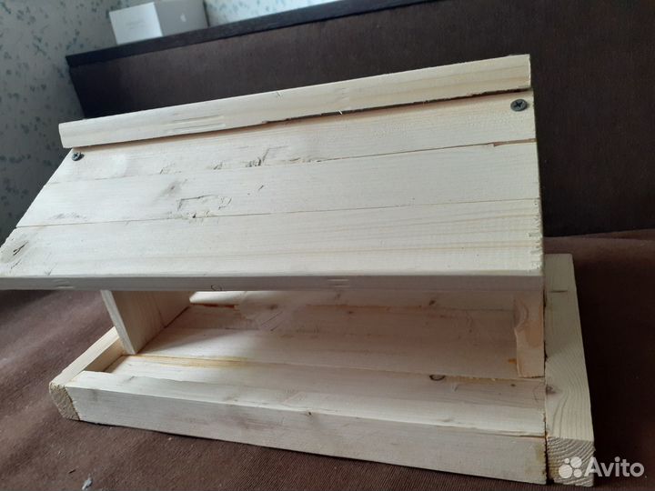 Кормушка для птиц из дерева