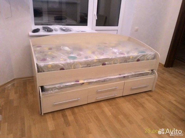 Детская кровать с выдвижным ярусом