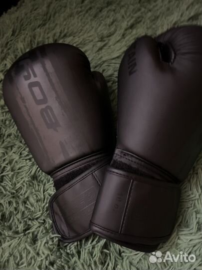 Боксерские перчатки 10 oz