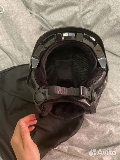 Шлем горнолыжный