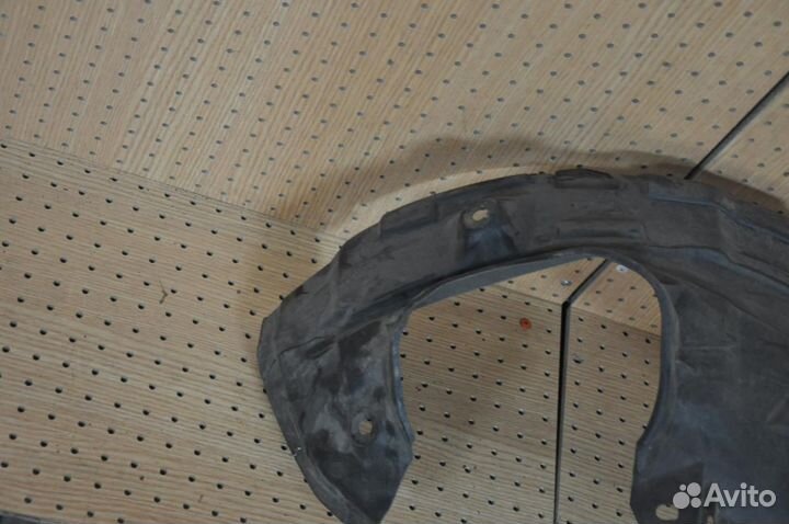 Подкрылок передний правый mazda 3 BK