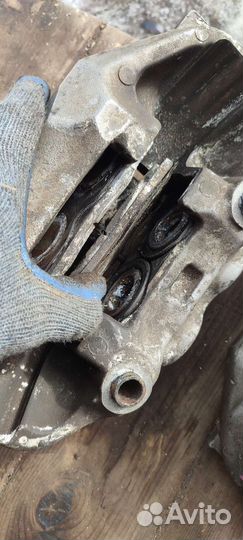 Суппорта lexus ls430 celsior ucf30 передние