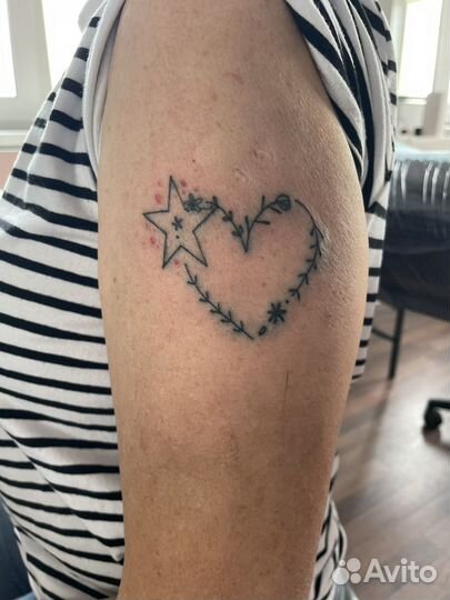 Мастер татуировки