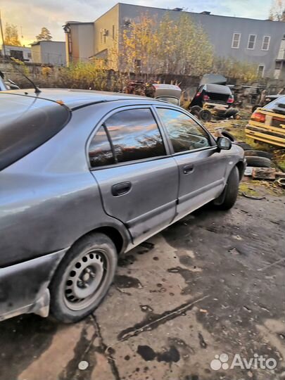 Mitsubishi Carisma 2003 г.в (разбор)
