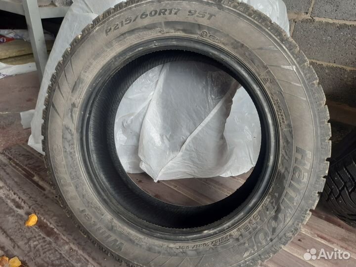 Hankook Winter I'Pike 215/60 R17 95T