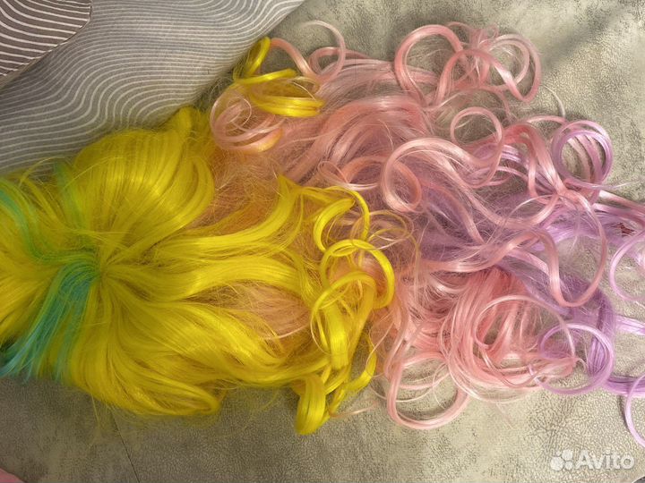 Парик цветной