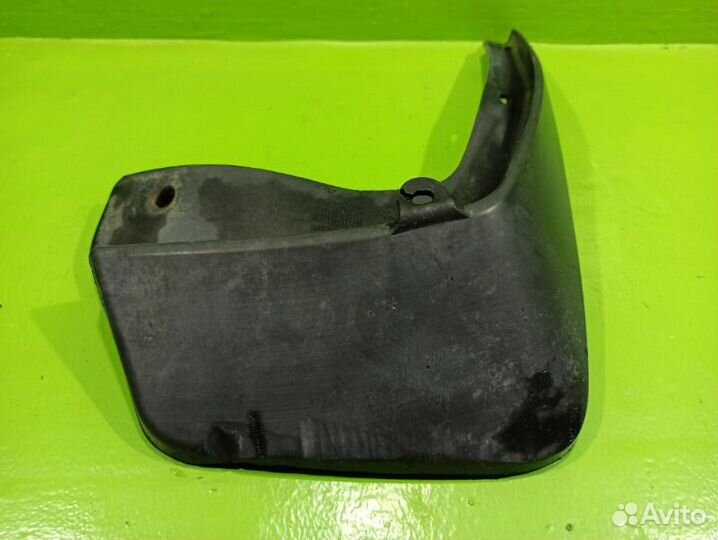 Брызговик задний правый Renault Logan K7MF710 2007