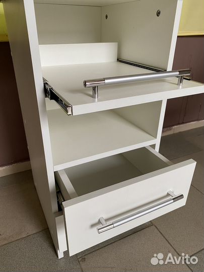 Стол для маникюра, б/у