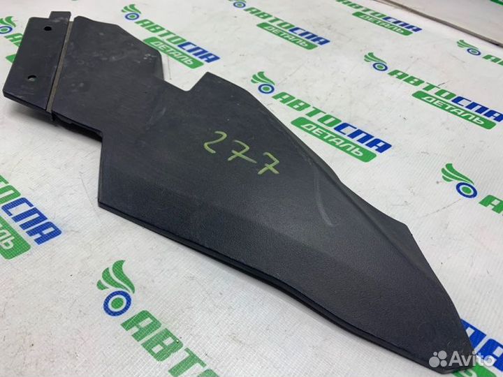 Накладка декоративная передняя правая Mercedes