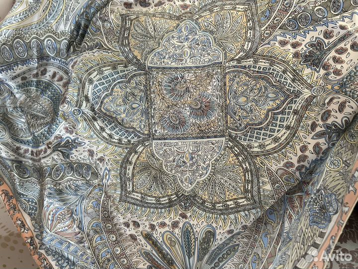 Шелковый платок новый