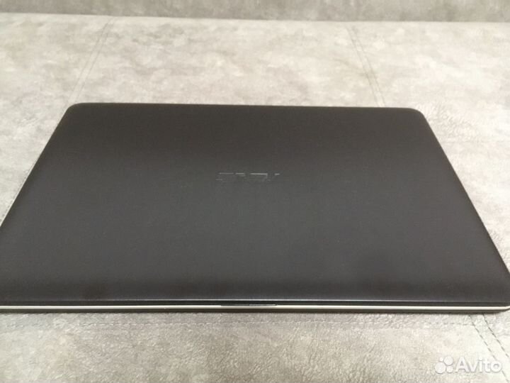 Ноутбук asus