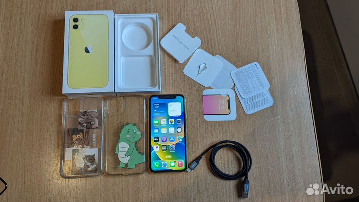 iPhone 11, 64 ГБ
