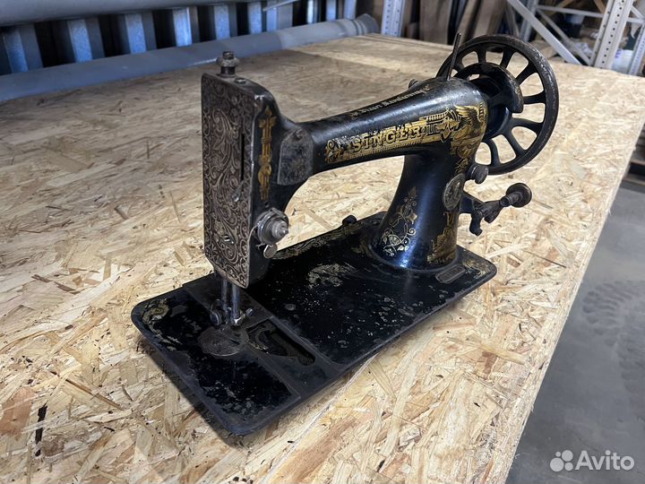 Антикварная швейная машинка Zinger № А1574854