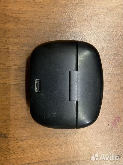 Беспроводные наушники JBL tune 215 tws неисправные