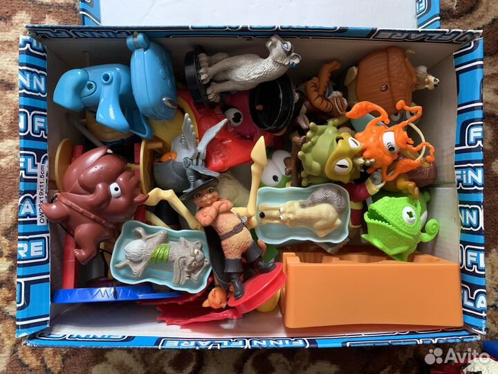 Игрушки из макдональдса, чупа чупс, несквик