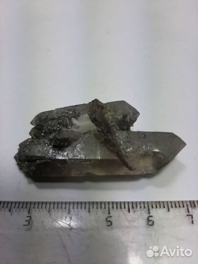 Кварц с брукитом и анатазом Приполярного Урала