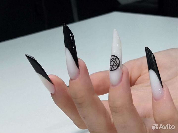 Маникюр наращивание ногтей