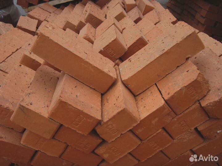 Прочный керамический кирпич