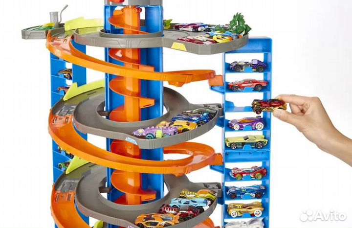 Игровой набор Hot Wheels City Mega Garage