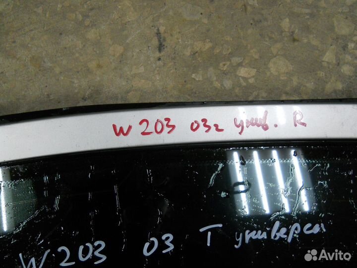 W203 Форточка правая универсал Mercedes