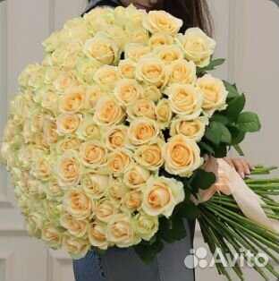 Букет из 101 персиковой розы