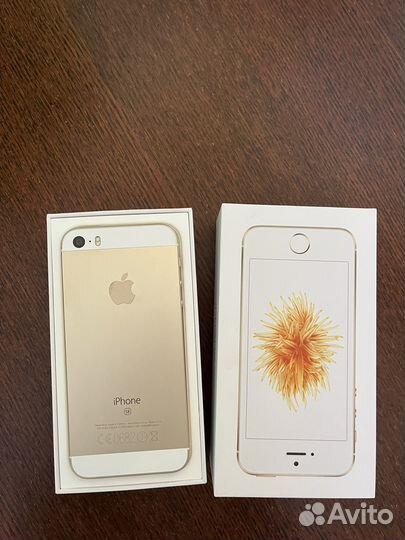 Телефон iPhone SE