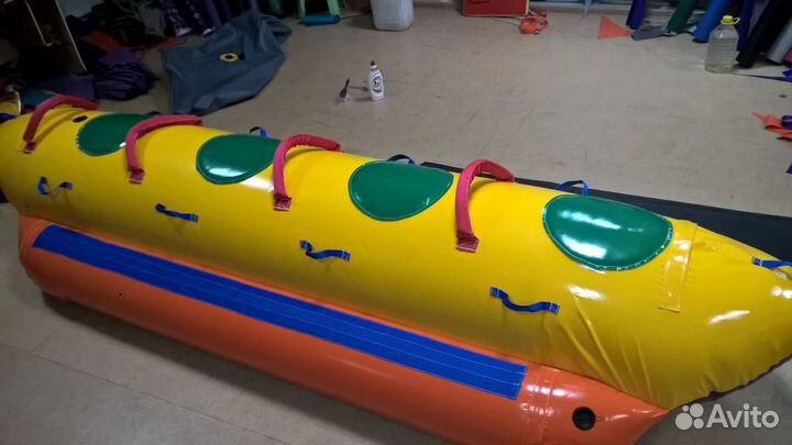 Надувной банан с баллонами