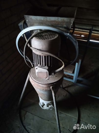 Зернодробилка