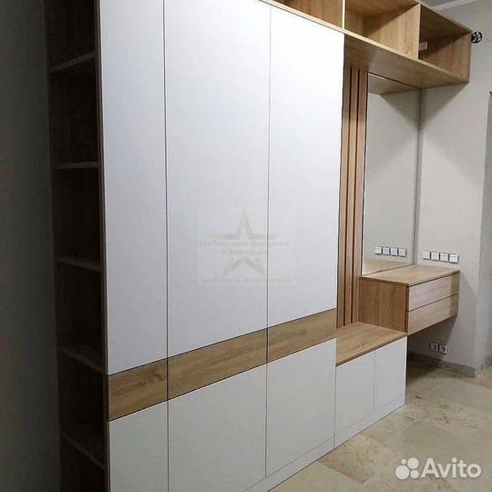 Шкаф