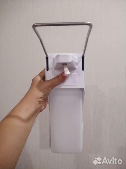 Диспенсер для рук
