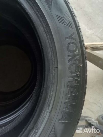 Yokohama BluEarth AE01 215/55 R17