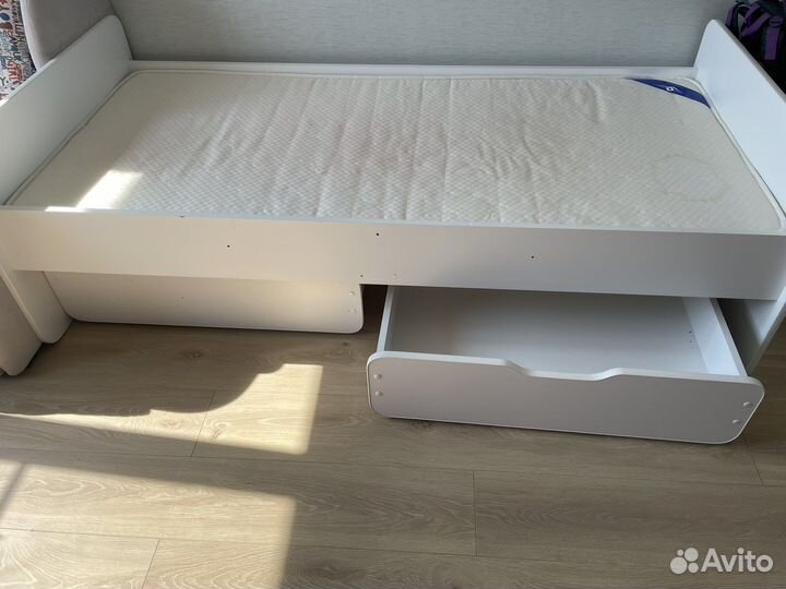 Детская кровать от 3 лет с бортиком