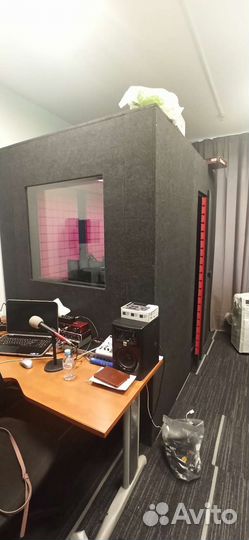 Звукоизоляционная кабина IzoRoom