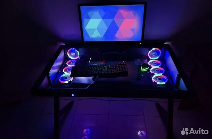 Компьютерный стол новый