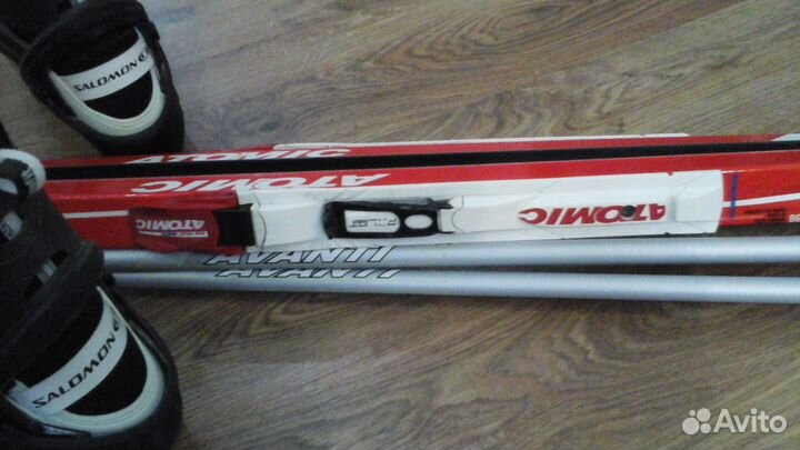Гоночные лыжи atomic