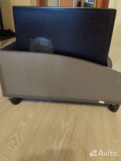 Полка для системного блока на колесиках