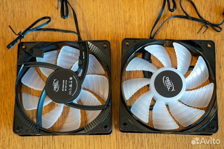 Два вентилятора deepcool DF1202512CM