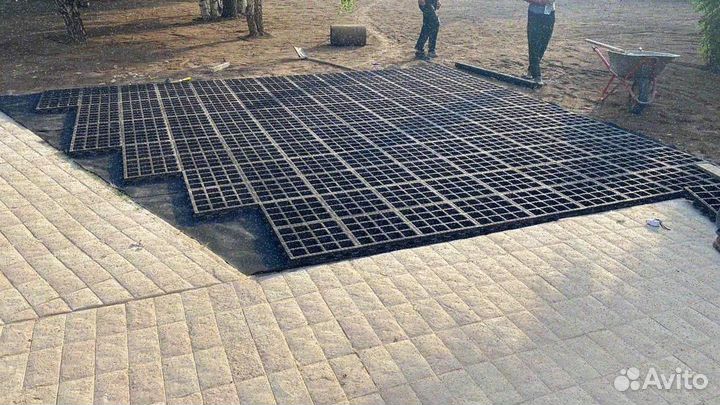 Укладка рулонного газона