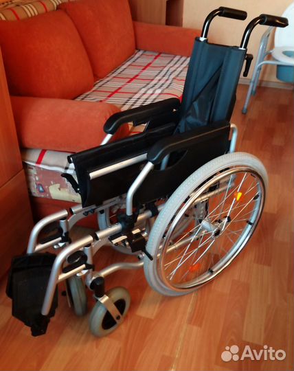 Коляска мобильная со снимающимися колесами