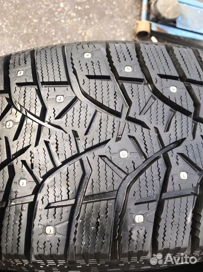 Bridgestone Blizzak Spike-02 225/55 R17