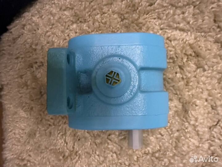 Насос шестеренный Г11-22