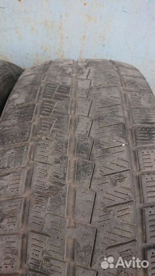 Kapsen SnowShoes AW33 215/55 R17 94H