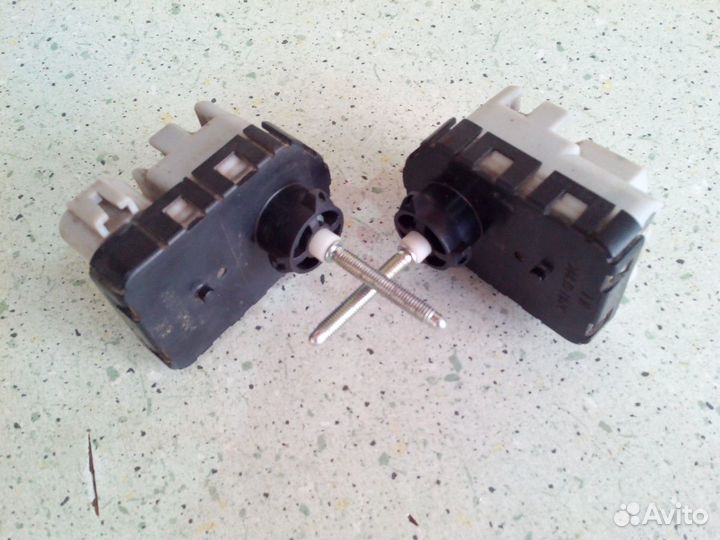 Моторчик-Корректор для фар Toyota Camry V40